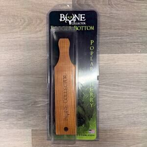 New in box, BONE COLLECTOR Booger Bottom Popular Wood Box And Cherry Lid
